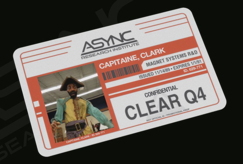 Backrooms : badge ASYNC personnalisé